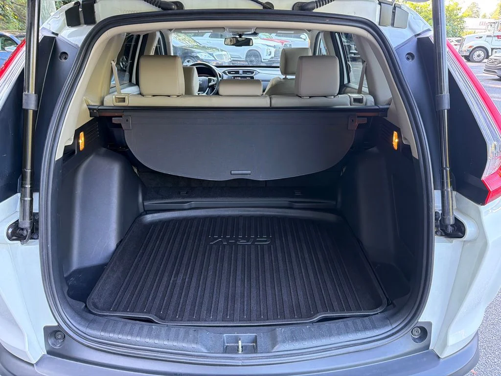 Used 2019  Honda Touring image 18