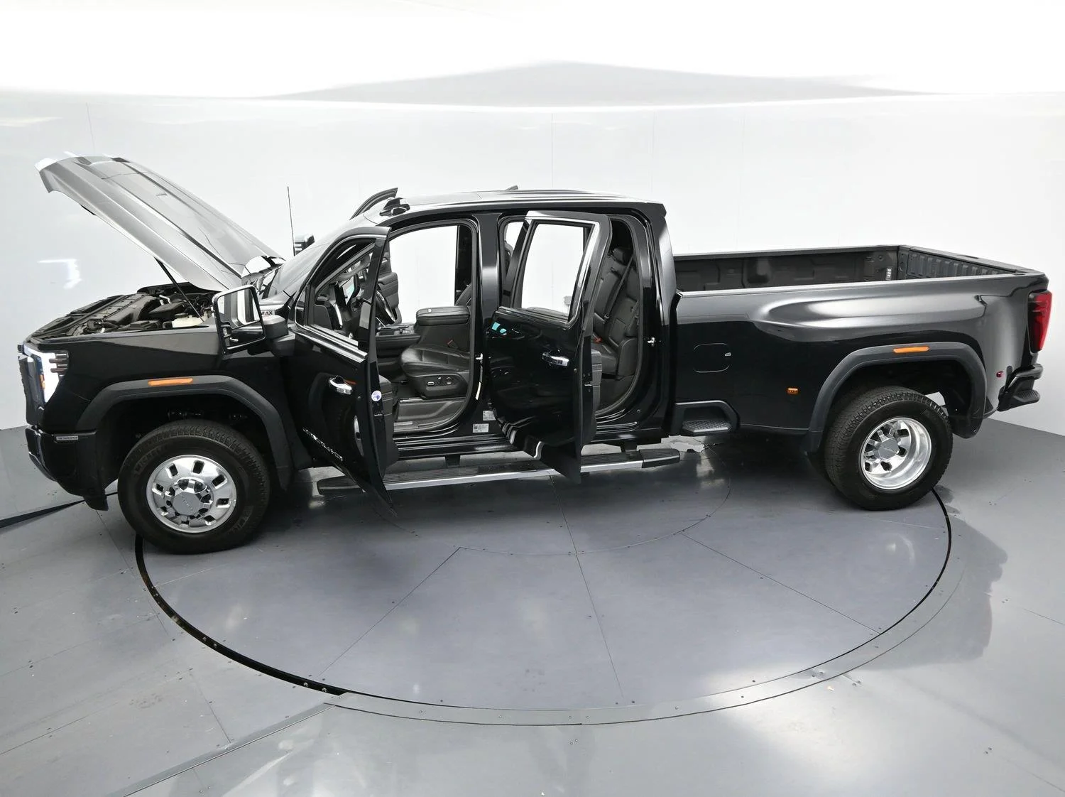 Used 2024 Onyx Black GMC Denali image 40