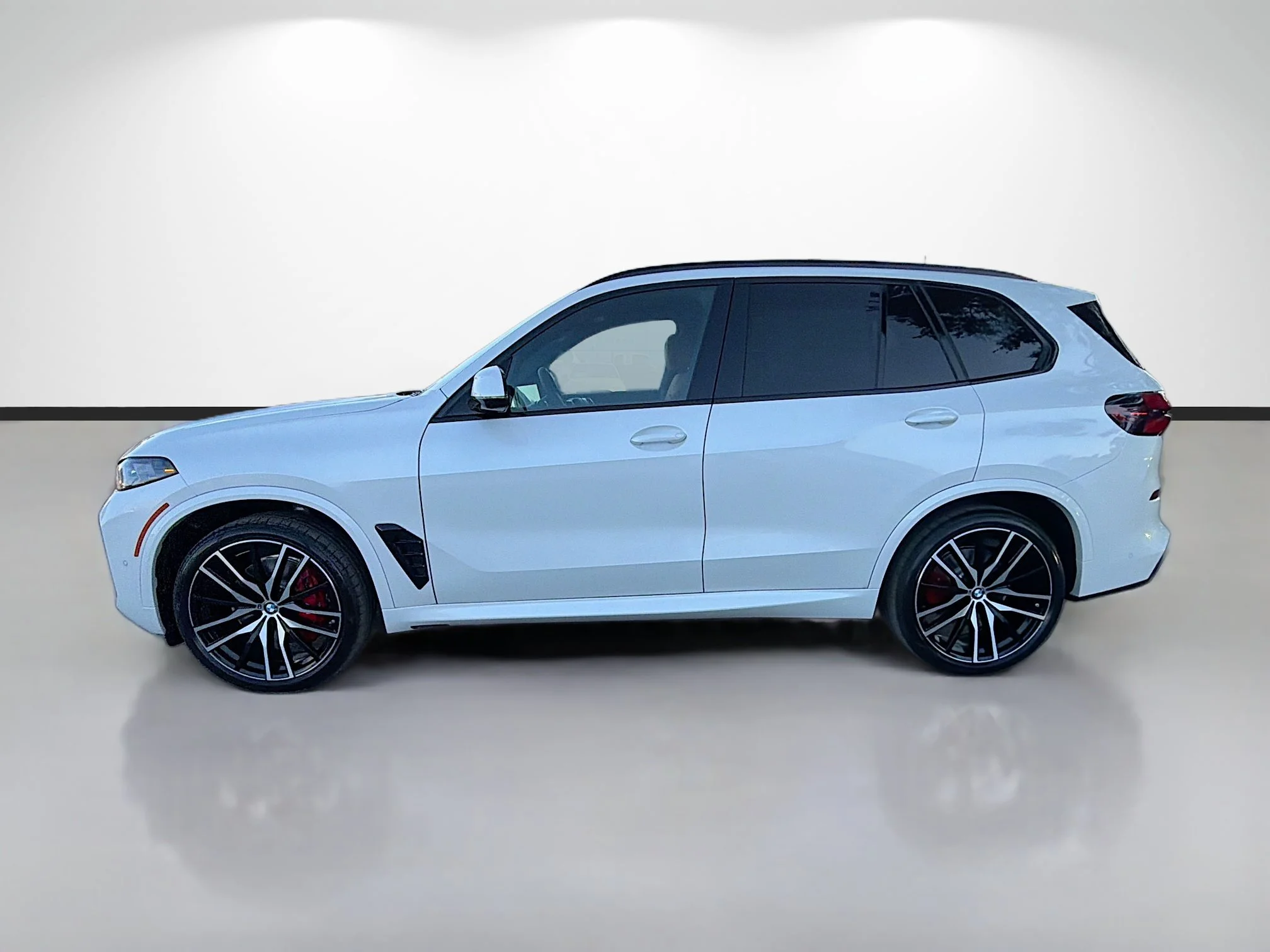 New 2026 Mineral White Metallic BMW xDrive40i image 6