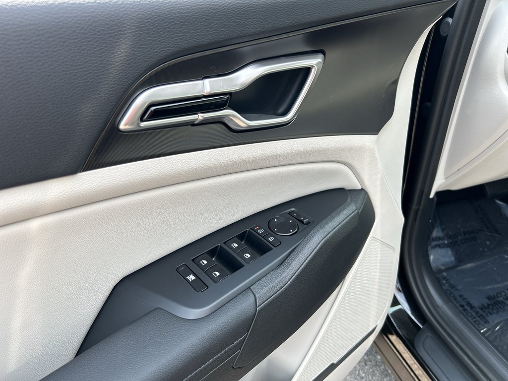 New 2027 Fusion Black Kia EX image 17