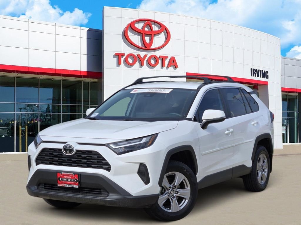 2025 Toyota RAV4 XLE AWD's photo