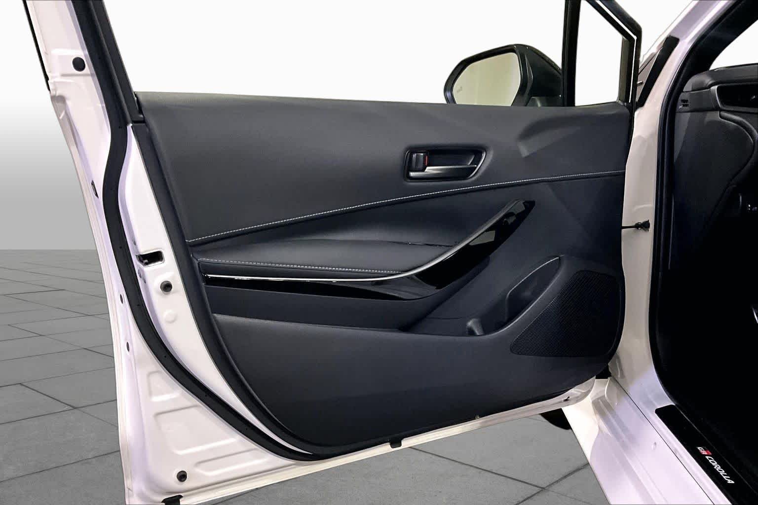 Used 2025 Ice Cap Toyota Premium image 40