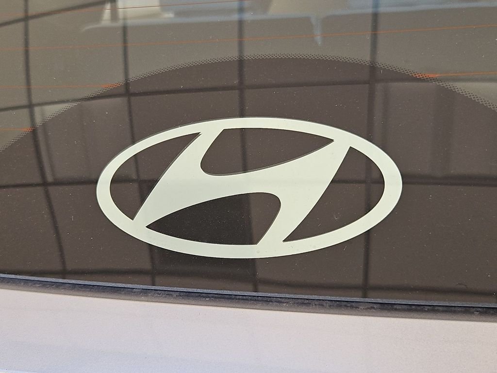 Used 2025 Silver Hyundai SE image 25