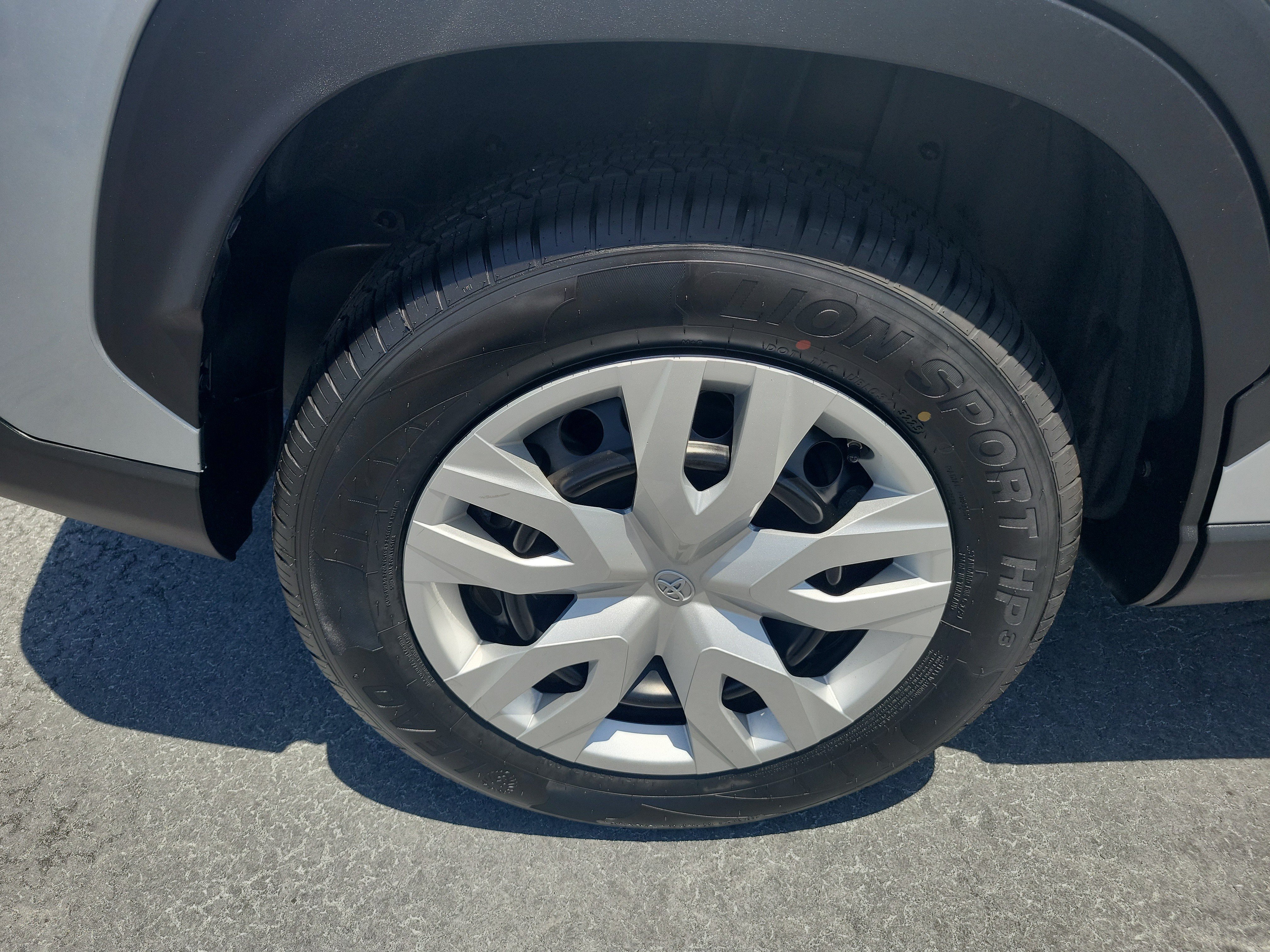 Used 2022 Silver Toyota L image 7