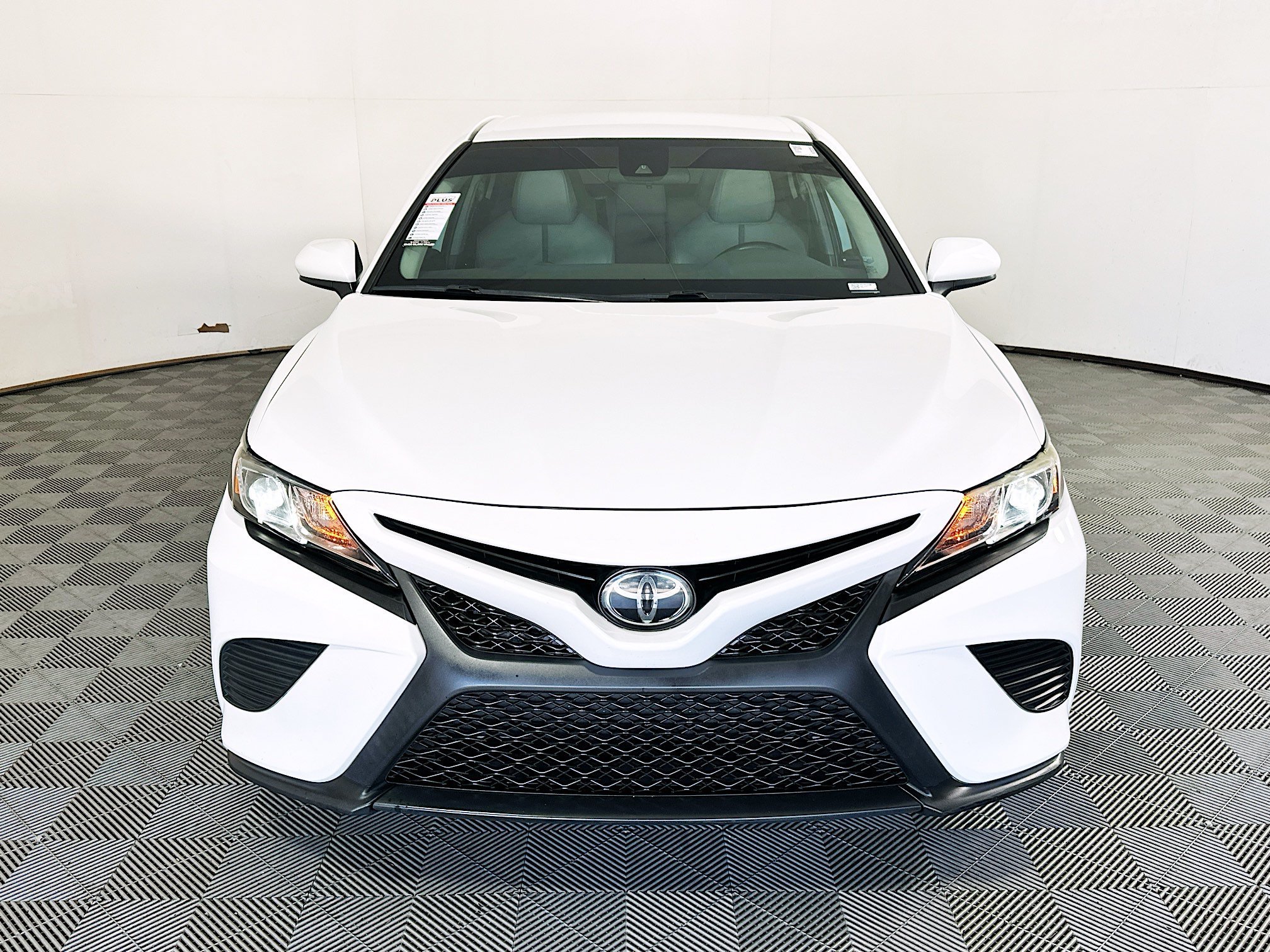 Used 2020 Super White Toyota SE image 8