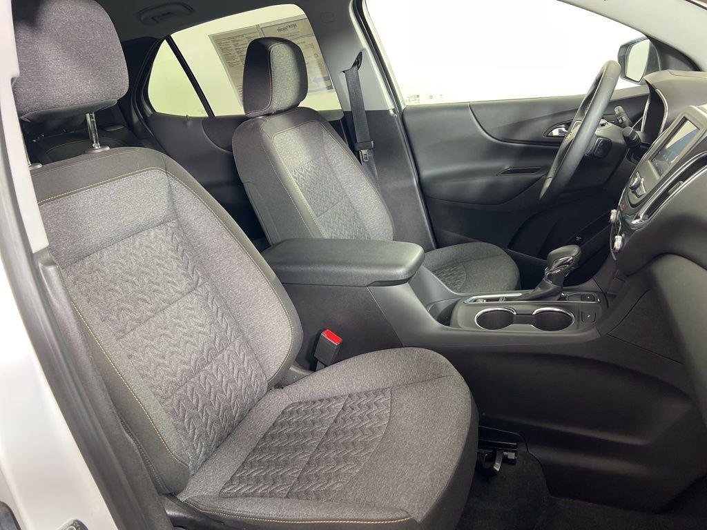 Used 2024 Summit White Chevrolet LT image 30