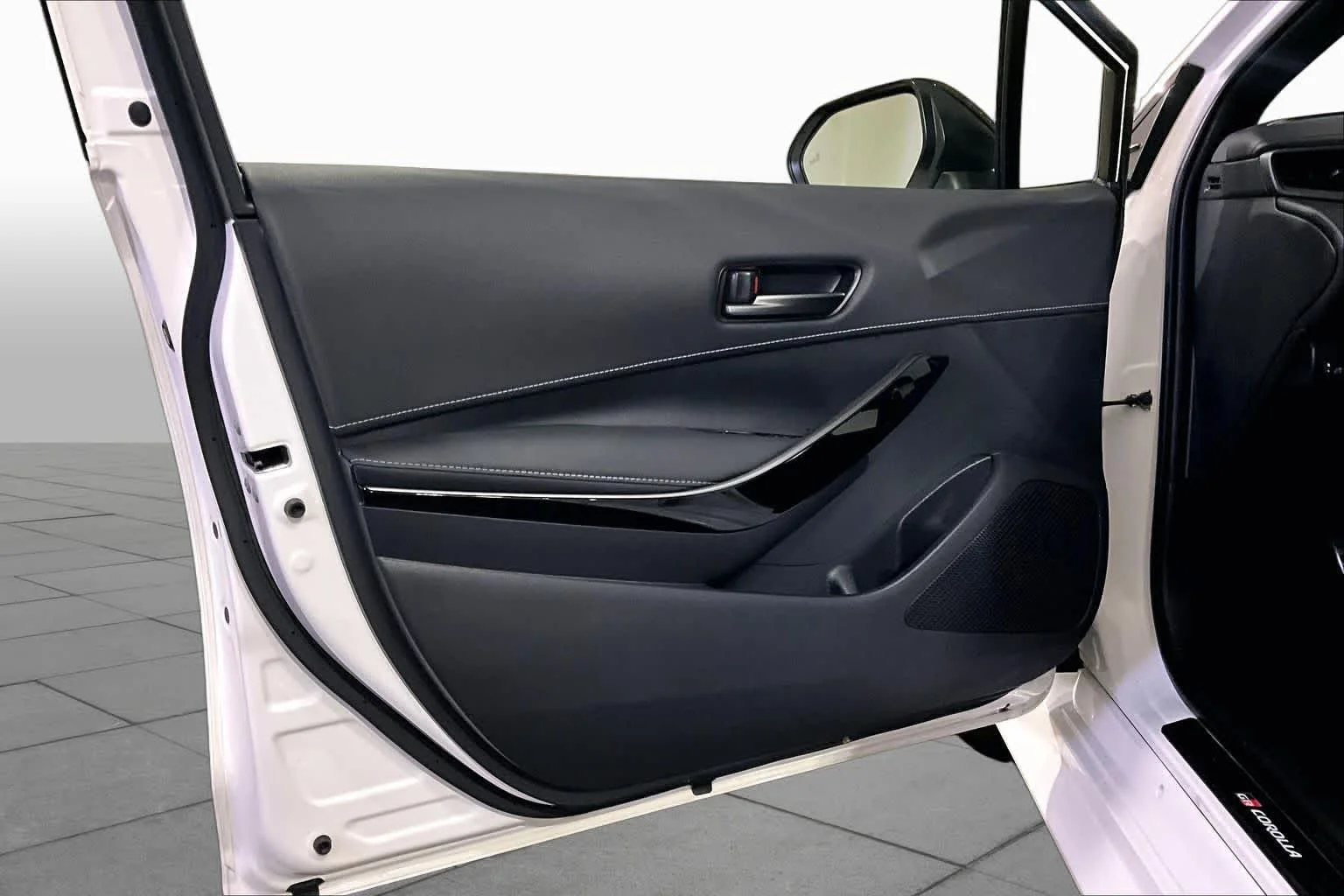 Used 2025 Ice Cap Toyota Premium image 21