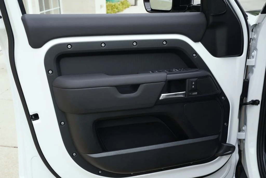 New 2026 Fuji White Land Rover X-Dynamic SE image 10