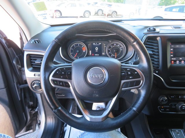 Used 2019 Gray Jeep  image 26