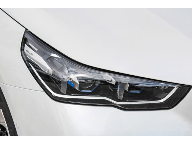 New 2026 Mineral White Metallic BMW eDrive40 image 8