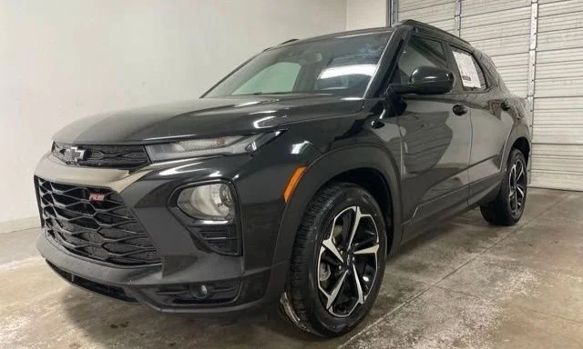Used 2023 Mosaic Black Metallic Chevrolet RS image 3