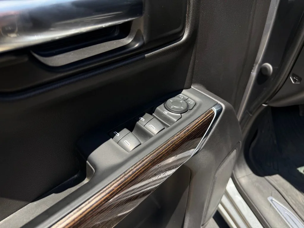 Used 2022 Gray GMC Elevation image 7