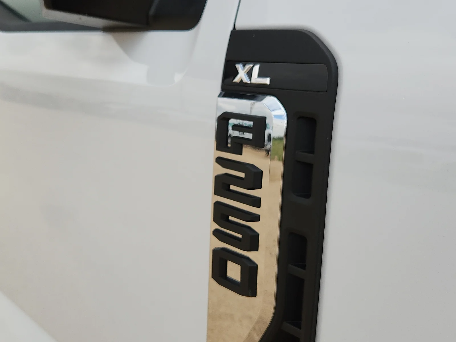 New 2026 Oxford White Ford F-250® XL image 10