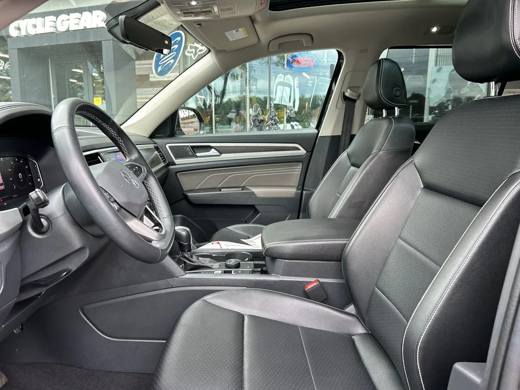 Used 2022  Volkswagen 2.0T SE w/Technology image 10