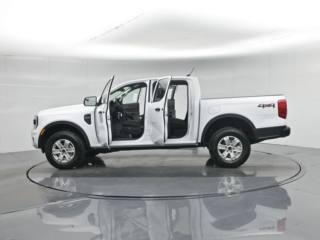 New 2026 Oxford White Ford XL image 4