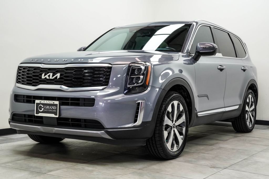 Used 2022 Silver Kia EX image 9