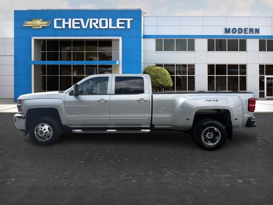 Used 2016 Silver Ice Metallic Chevrolet LT image 2