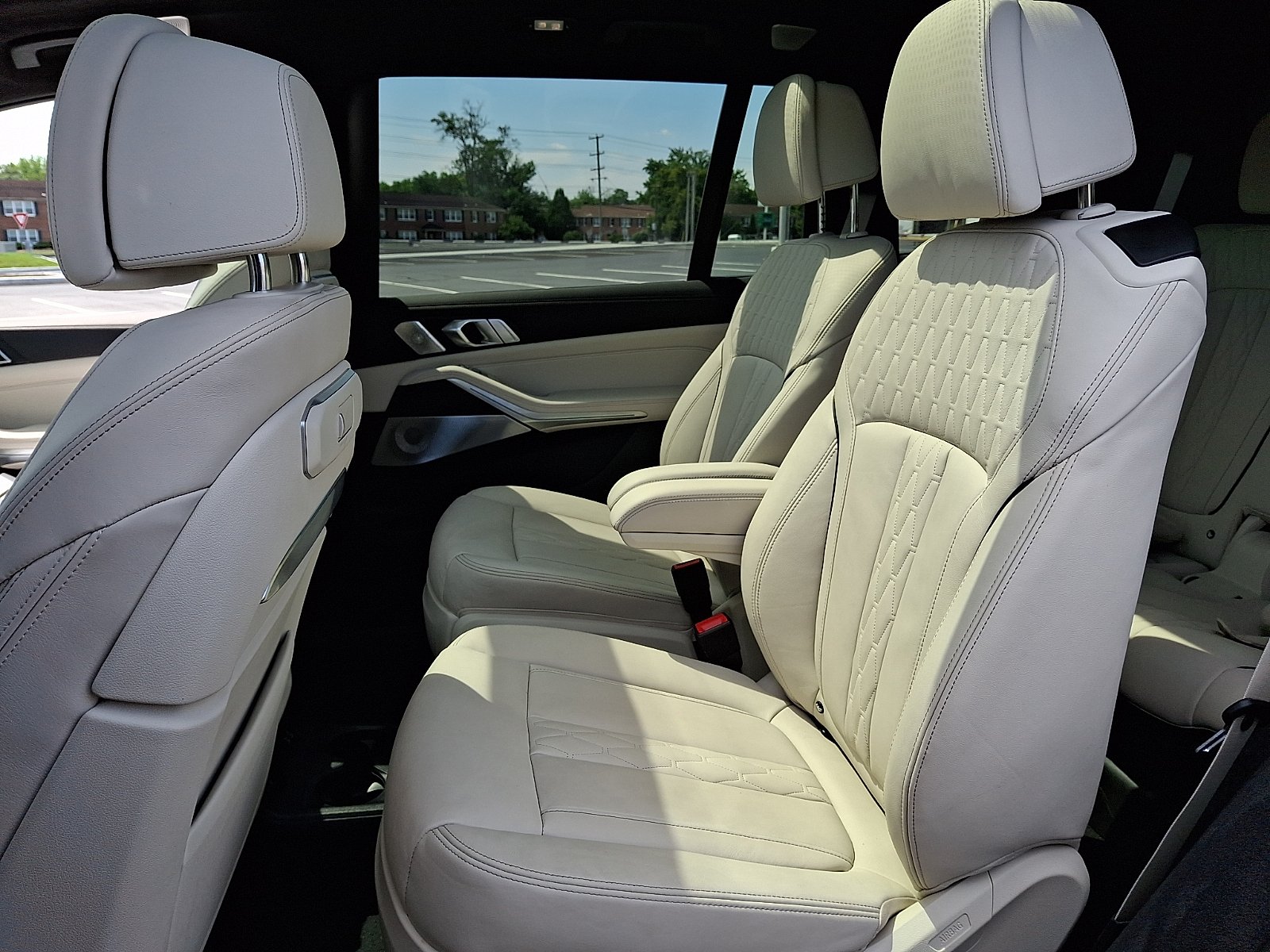 Used 2024 Tanzanite Blue II Metallic - C3Z BMW xDrive40i image 10