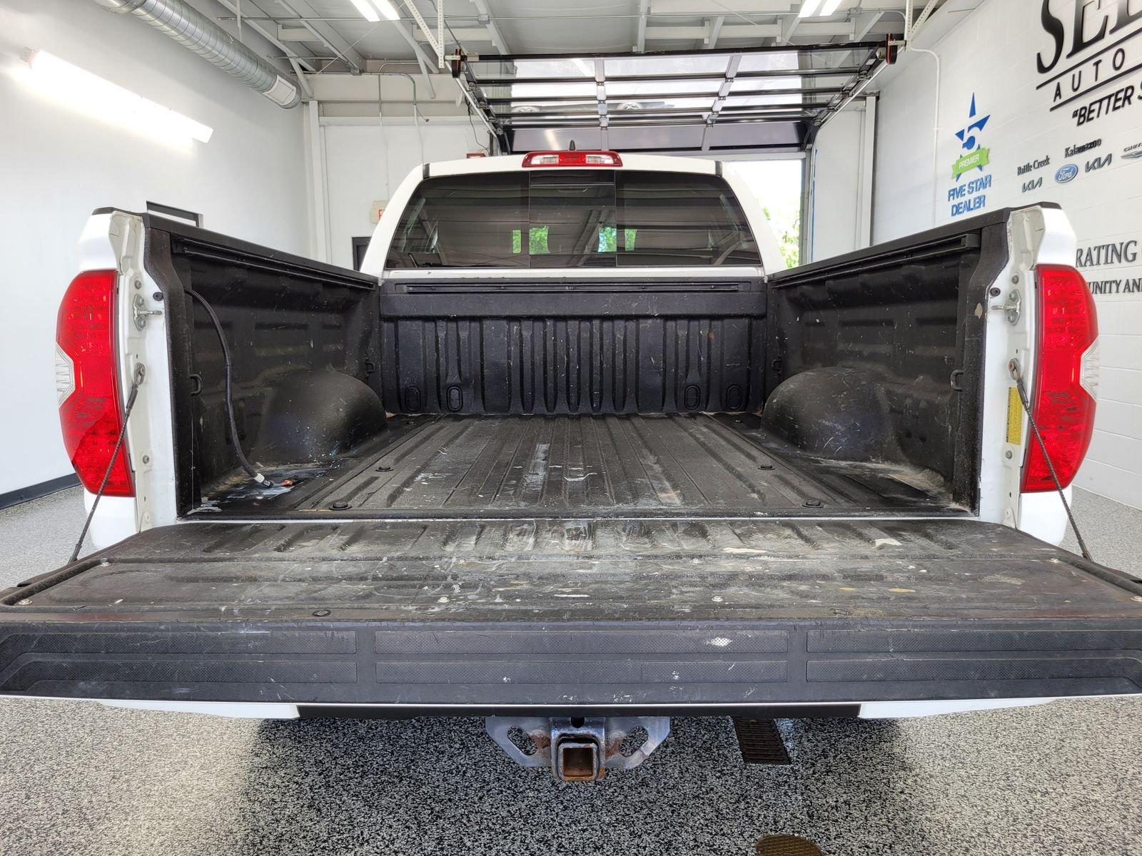Used 2021 White Toyota SR5 image 29