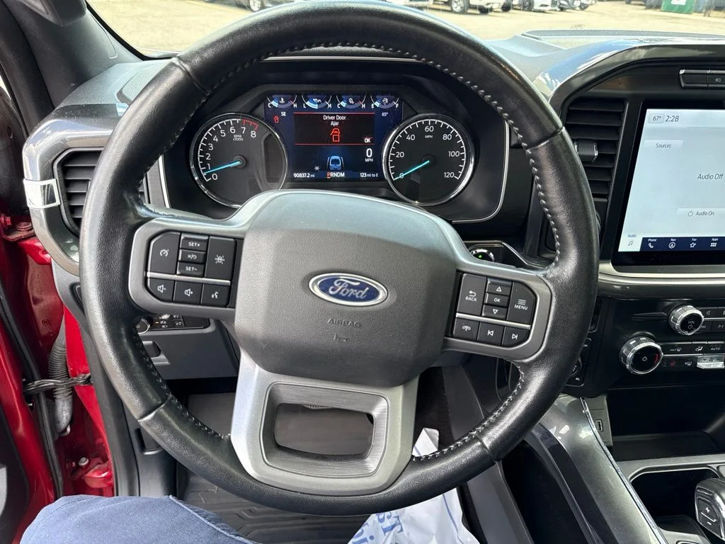 Used 2022 Rapid Red Metallic Tinted Clearcoat Ford XLT image 19