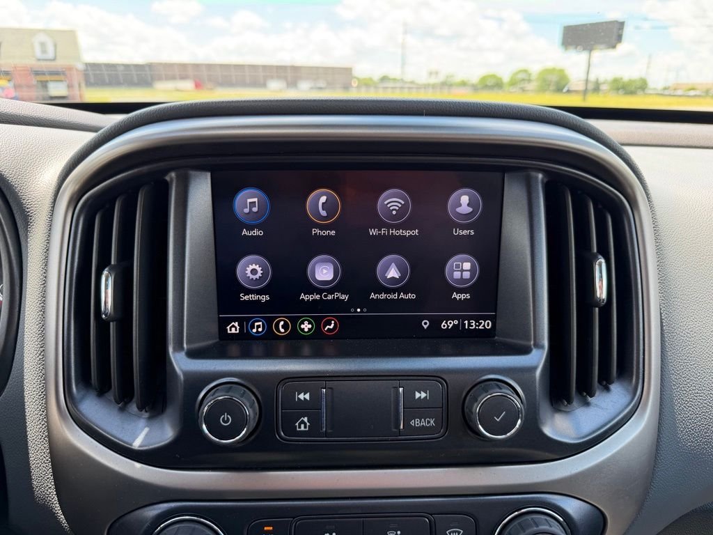 Used 2019 Black Chevrolet Z71 image 12