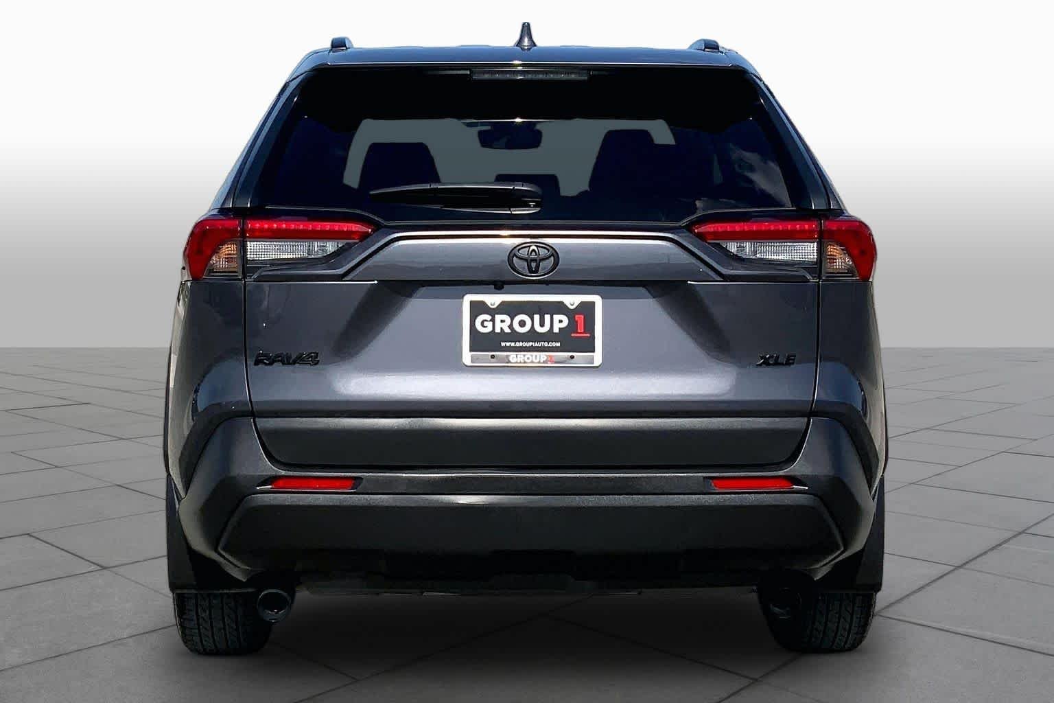 Used 2024 Magnetic Gray Metallic Toyota XLE Premium image 5