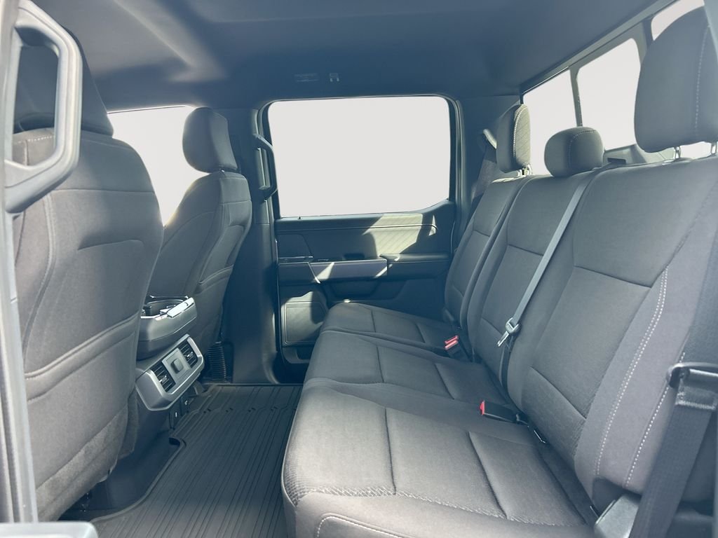 Used 2025 Silver Ford XLT image 23