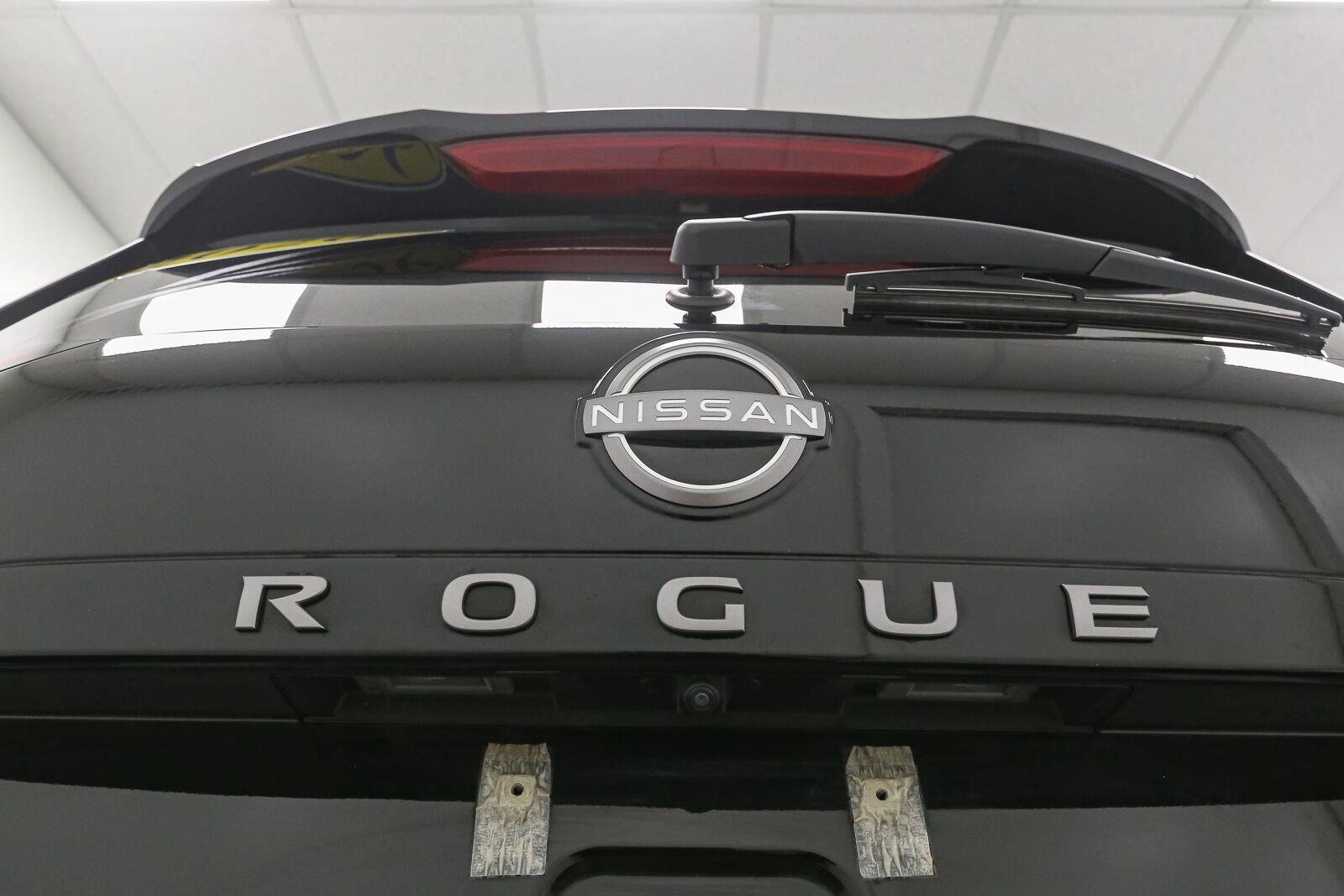 Used 2026 Super Black Nissan SV image 10