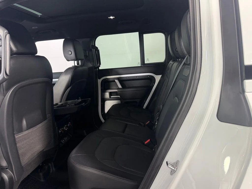 2024 Land Rover Defender X-Dynamic SE - Photo 21