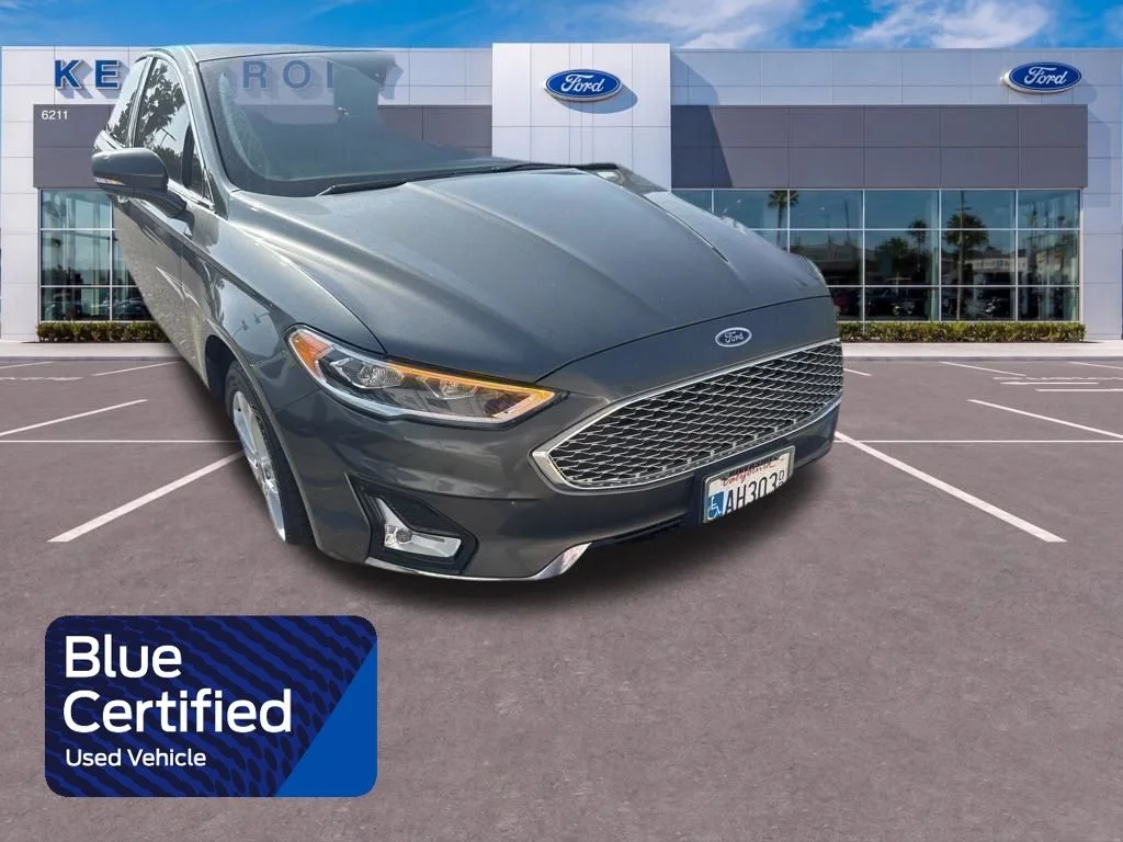 2020 Ford Fusion Plug-In Hybrid Titanium's photo