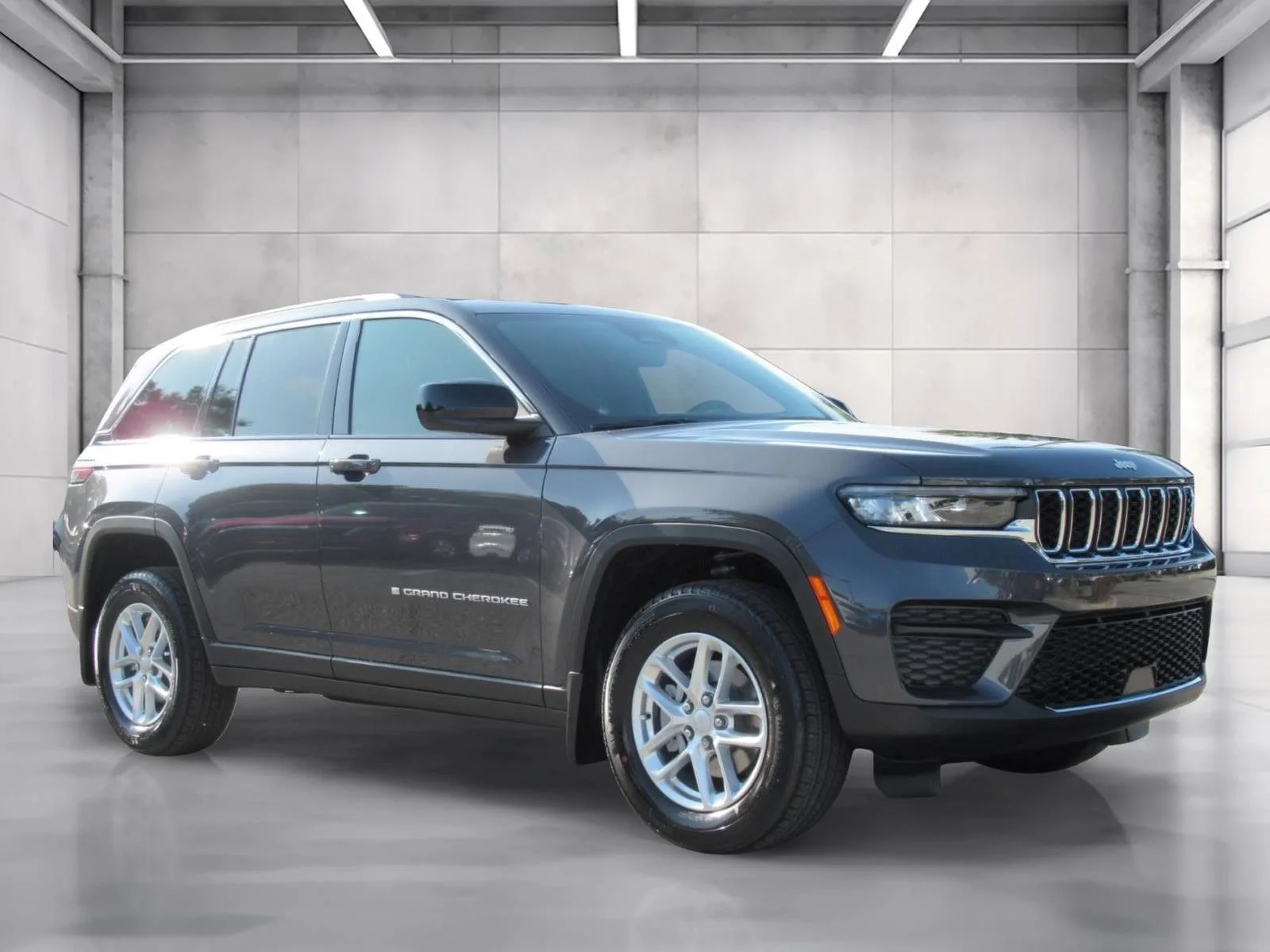 New 2026 Baltic Gray Metallic Clear-Coat Exterior Paint Jeep Laredo X image 1