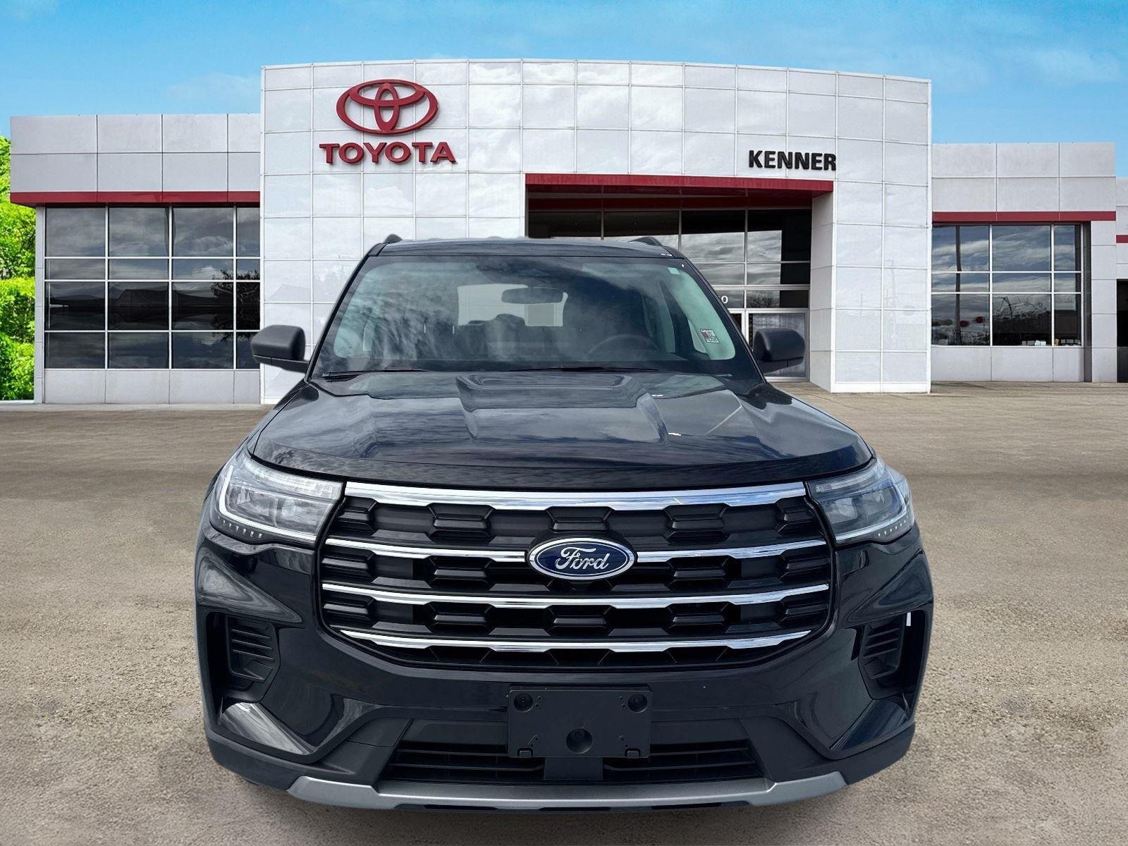 Used 2025 Agate Black Ford Active image 2