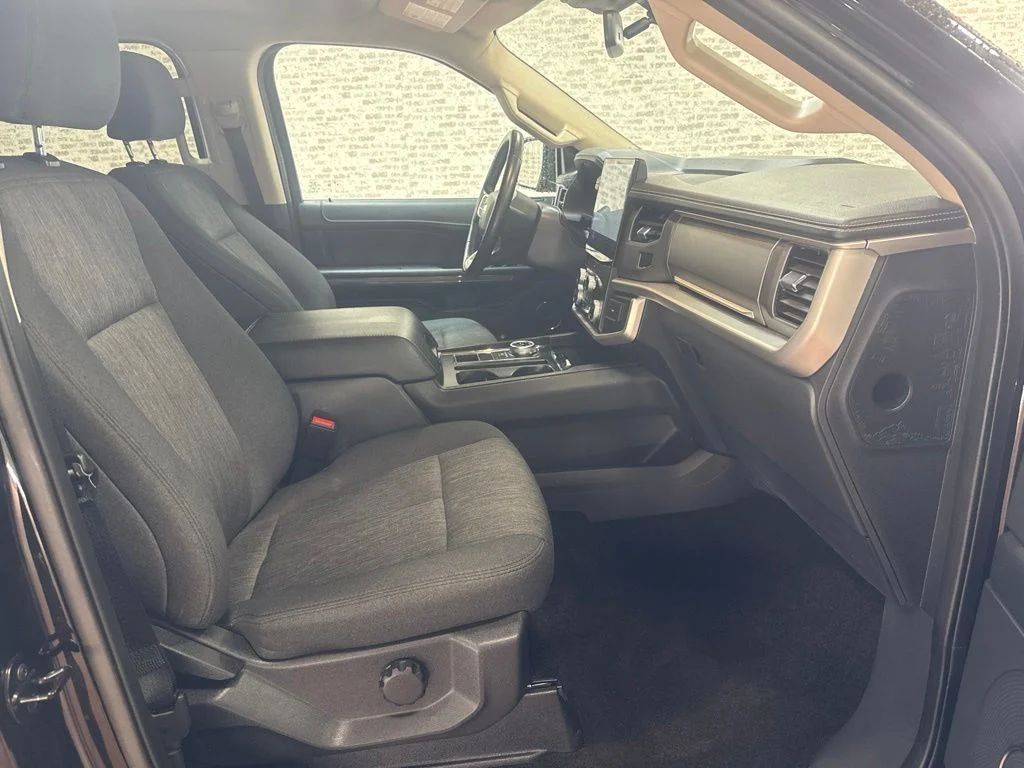 Used 2022 Agate Black Metallic Ford XLT image 11