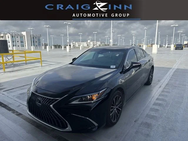 2024 Lexus ES 300h 300h's photo