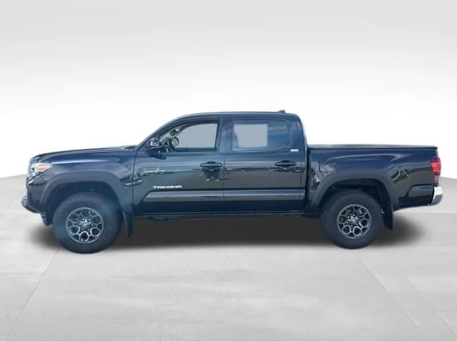 Used 2018 Black Toyota SR5 image 2