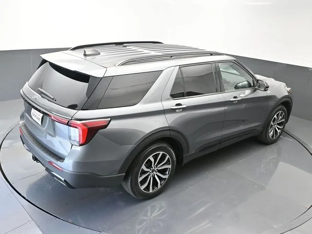 Used 2025 Gray Ford ST-Line image 43