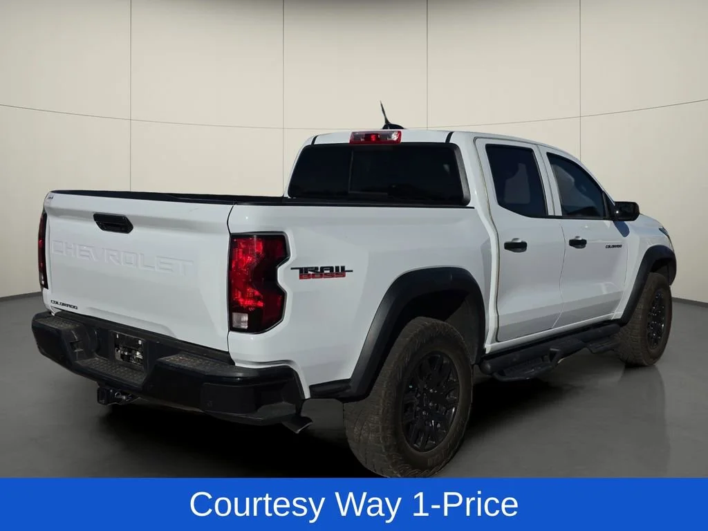 Used 2025 Summit White Chevrolet Trail Boss image 9