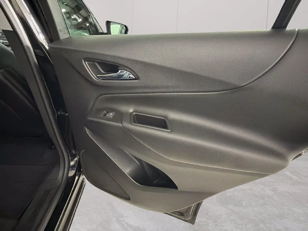 Used 2022 MOSAIC BLACK METALLIC Chevrolet LT image 34