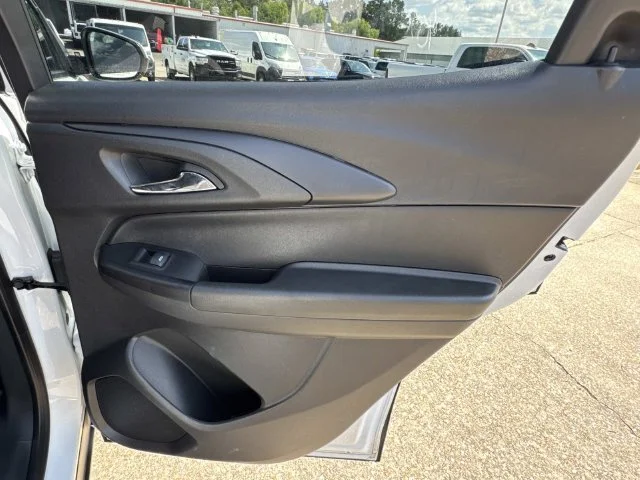 Used 2025 White Chevrolet LT image 30
