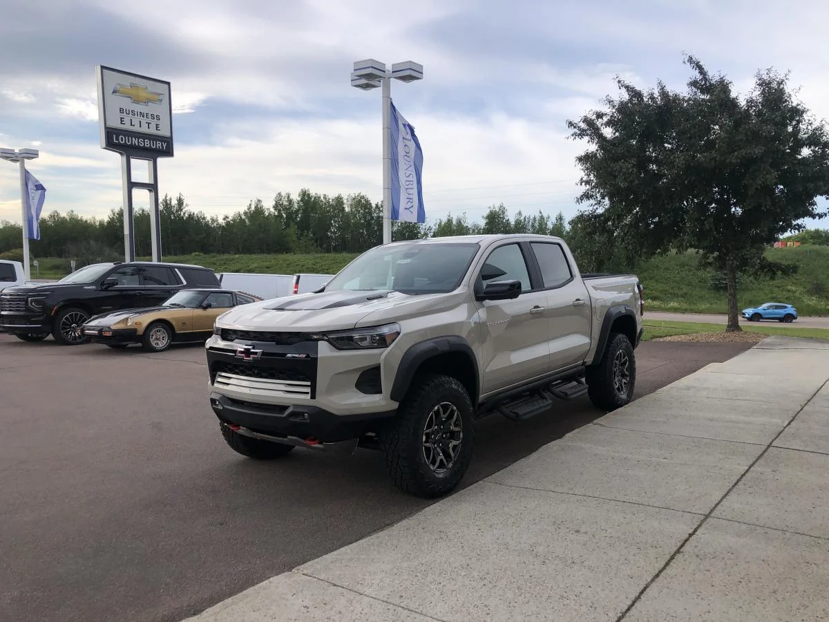 New 2026 White Chevrolet 4wd Crew Cab Zr2 image 4