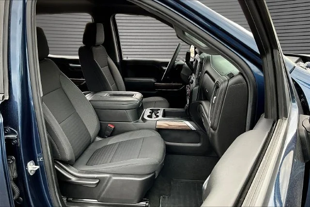 Used 2022 Blue Chevrolet RST image 29