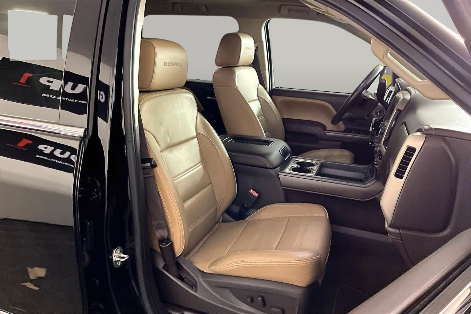 Used 2017 Onyx Black GMC Denali image 9