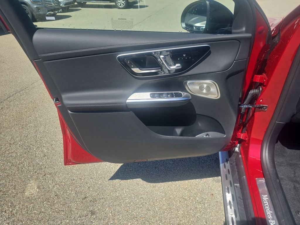 New 2027 MANUFAKTUR Patagonia Red Metallic Mercedes-Benz GLC 300 image 10