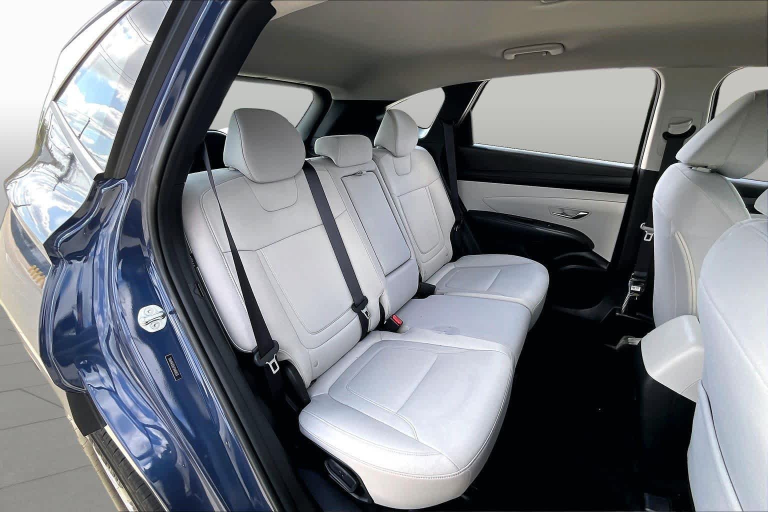 Used 2025 Atlantis Blue Hyundai SE image 18