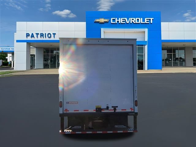 New 2024 Arc White Chevrolet  image 10