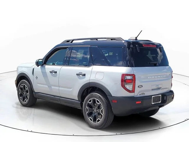 New 2026 White Metallic Ford Outer Banks image 7