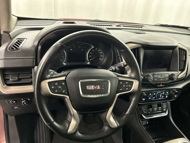 Used 2018 RED QUARTZ TINTCOAT GMC Denali image 8
