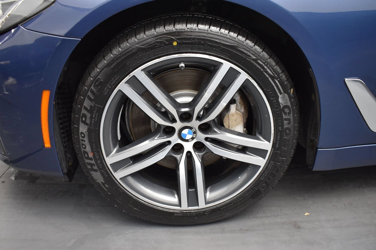 Used 2021 Phytonic Blue Metallic BMW 530i xDrive image 14