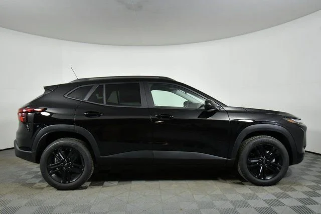 New 2026 Mosaic Black Metallic Chevrolet ACTIV image 15