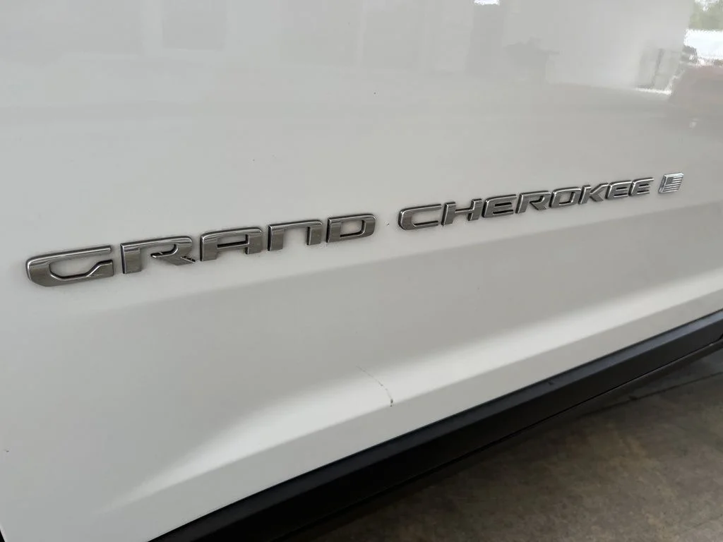 Used 2021 White Jeep Limited image 19
